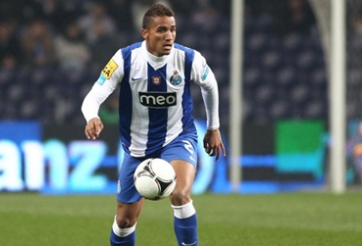 Man Utd quyết chi đậm để chiêu mộ siêu hậu vệ