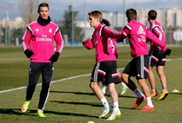 Hai ngôi sao chuẩn bị khăn gói rời Real Madrid