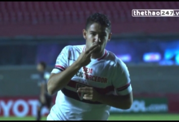 VIDEO: Siêu phẩm volley của sao Brazil