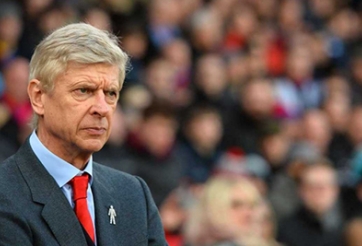 HLV Wenger lại bị kêu gọi từ chức sau trận thua Monaco