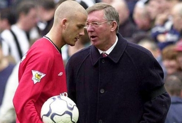 Beckham từng phải cạo trọc vì Sir Alex