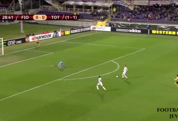 VIDEO: Pha bỏ lỡ tai hại nhất năm của sao Tottenham
