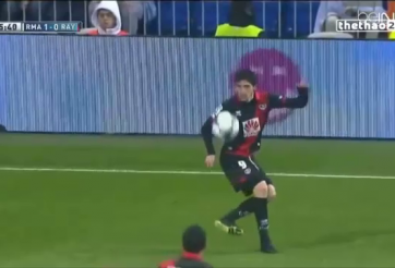 VIDEO: Pha khống chế bóng đỉnh cao khiến cầu thủ Real 'lóa mắt'