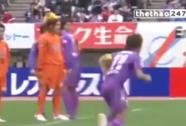 VIDEO: Pha phối hợp đá penalty kiểu 'Dương Đông kích Tây' ở Nhật
