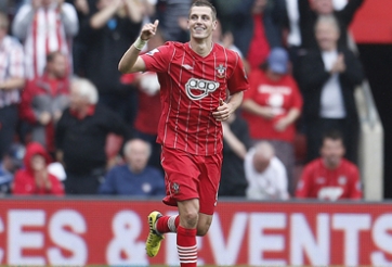 Arsenal bán 3 ngôi sao chiêu mộ tiền vệ hay nhất NHA