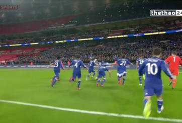 VIDEO: Sao Chelsea gặp chấn thương hy hữu khi ăn mừng chức vô địch