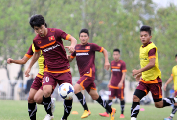 Công Phượng lỡ cơ hội đối đầu với Mạc Hồng Quân