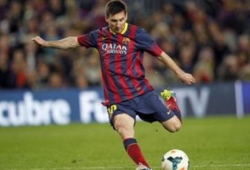 VIDEO: Cú hat-trick giúp Messi cân bằng thành tích ghi bàn của CR7 ở La Liga mùa này