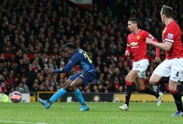 Video clip bàn thắng: MU 1-2 Arsenal - Người hùng Welbeck
