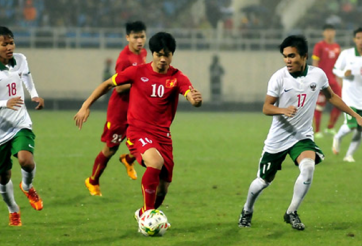 Bầu Đức nói về nghi vấn Công Phượng bị cô lập