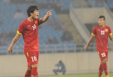 VIDEO: Những tình huống Công Phượng lạc lõng trên hàng công U23 Việt Nam