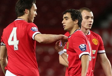 VIDEO: Rafael lốp bóng thành bàn từ khoảng cách 30m cho U21 Man United