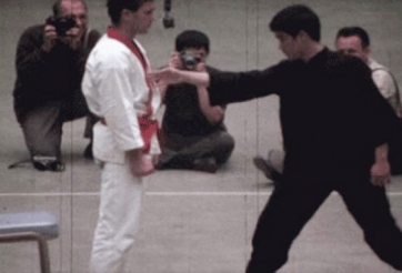 Video võ thuật: Tuyệt chiêu Nhất thốn quyền của Lý Tiểu Long