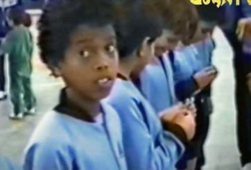 VIDEO: 'Tuổi thơ dữ dội' của Ronaldinho trên sân futsal