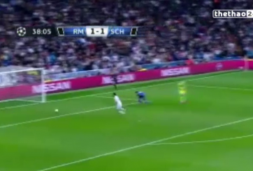 VIDEO: Hậu vệ Real tái hiện pha chuyền bóng thảm họa của Valencia