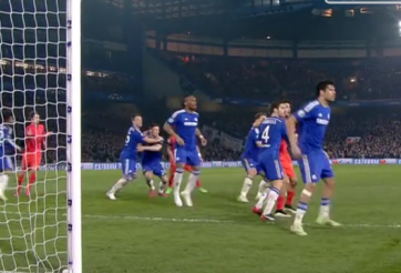 VIDEO: Bàn thua thứ 2 của Chelsea, John Terry truy cản nhầm ... Gary Cahill