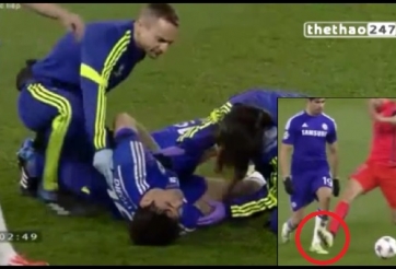 VIDEO: Khó hiểu khi Diego Costa bị 'đá' vào chân nhưng lại nằm ôm bụng