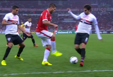 VIDEO: Phản ứng của Kaka khi bị đối phương xỏ háng