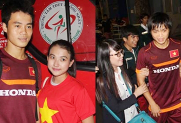 VIDEO: U23 Việt Nam bị fan bủa vây sau buổi tập tại sân Thống Nhất