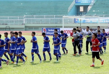 ĐT U23 Việt Nam khổ luyện dưới nắng nóng gay gắt tại TP.HCM