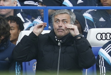 VIDEO: Phản ứng của HLV Mourinho trước pha bỏ lỡ thảm họa của các học trò