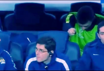 VIDEO: Hành động 'tự kỷ' của Edin Dzeko trên băng ghế dự bị