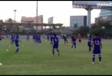 VIDEO: Buổi tập đầu tiên của Olympic Việt Nam trên đất Thái