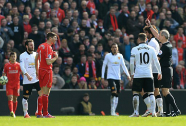 Steven Gerrard nhận thẻ đỏ sau 40 giây vào sân