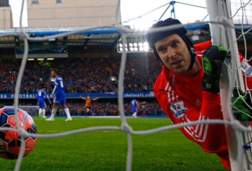 Chelsea công bố giá bán Petr Cech