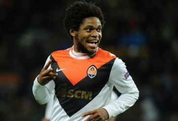 Luiz Adriano ‘bật đèn xanh’ cho Arsenal