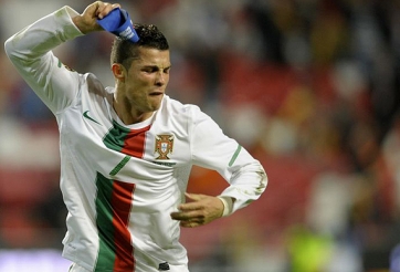 VIDEO: Tình huống hụt siêu phẩm cay đắng của Ronaldo được tái hiện ở Trung Quốc