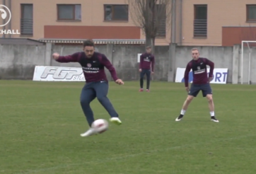 VIDEO: Pha đánh gót ngẫu hứng thành bàn của sao trẻ Anh