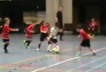 VIDEO: Pha solo đẳng cấp của thần đồng bóng đá Roma