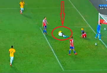 VIDEO: Sao trẻ Brazil nằm sân sau khi ghi bàn