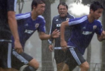 HLV U23 Nhật Bản không muốn nhận món quà bất ngờ của người Mã