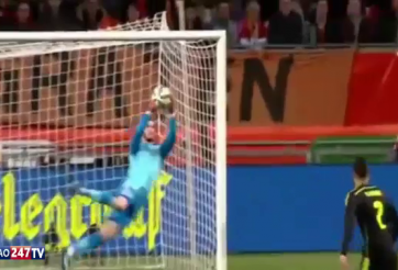 VIDEO: Pha bắt bóng xuất thần của De Gea ở trận gặp Hà Lan