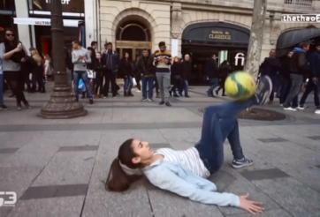 VIDEO: Màn trình diễn bóng đá đường phố đầy hấp dẫn của 1 cô gái