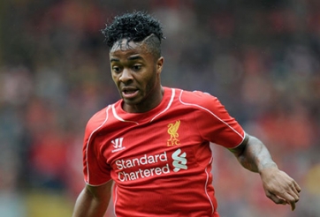 Paul Scholes chặn đường Sterling tới Man Utd