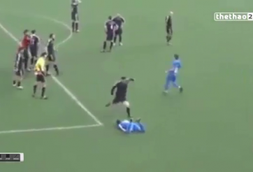 VIDEO: Pha ăn mừng bàn thắng kinh hoàng nhất trong lịch sử