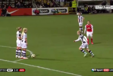 VIDEO: Pha dàn xếp đá phạt độc đáo của các nữ cầu thủ Ngoại hạng Anh