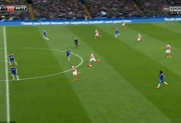 VIDEO: Siêu phẩm từ 60m của Charlie Adam vào lưới Chelsea