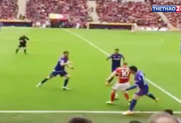VIDEO: Skill lừa bóng qua 4 cầu thủ đối phương của Wesley Sneijder