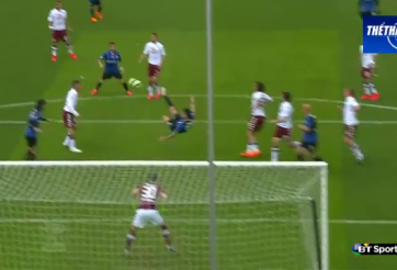 VIDEO: Siêu phẩm xe đạp chổng ngược khiến thủ môn đứng nhìn ở Serie A