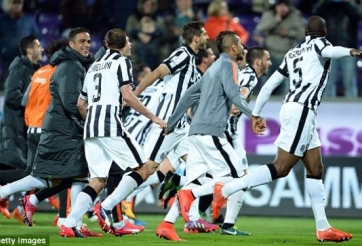 Video clip bàn thắng: Fiorentina 0-3 Juventus - 'Bà đầm già' vào chung kết