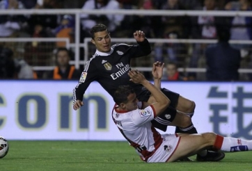 VIDEO: Tình huống ngã trong vòng cấm gây tranh cãi của Ronaldo