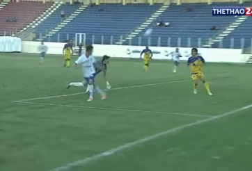 VIDEO: Pha lốp bóng bằng gót miễn chê của cầu thủ Brazil