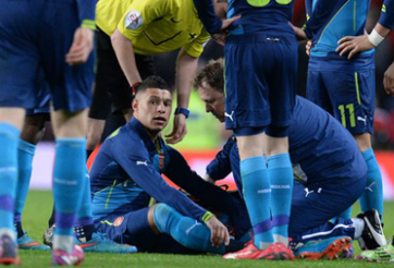 Arsenal nhận tin buồn từ Oxlade-Chamberlain