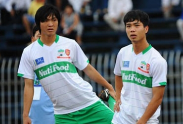 Bầu Đức so sánh tài năng của Công Phượng và Tuấn Anh