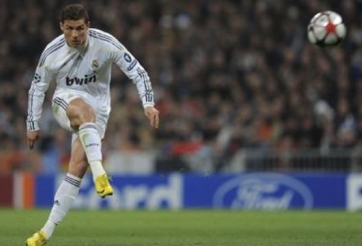 VIDEO: Ronaldo sút phạt đẹp mắt mở tỷ số cho Real