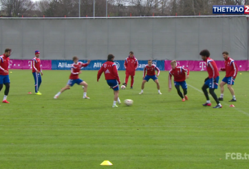 VIDEO: Màn đá ma 1 chạm khó tin của các cầu thủ Bayern Munich